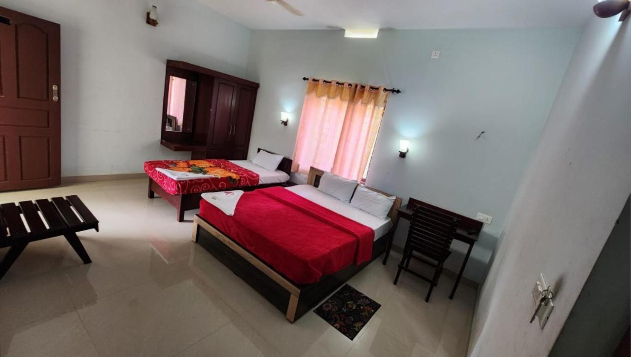 Pknhomestay Kumily Thekkady Eksteriør billede