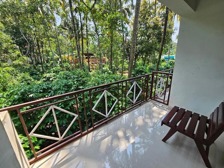 Pknhomestay Kumily Thekkady Eksteriør billede